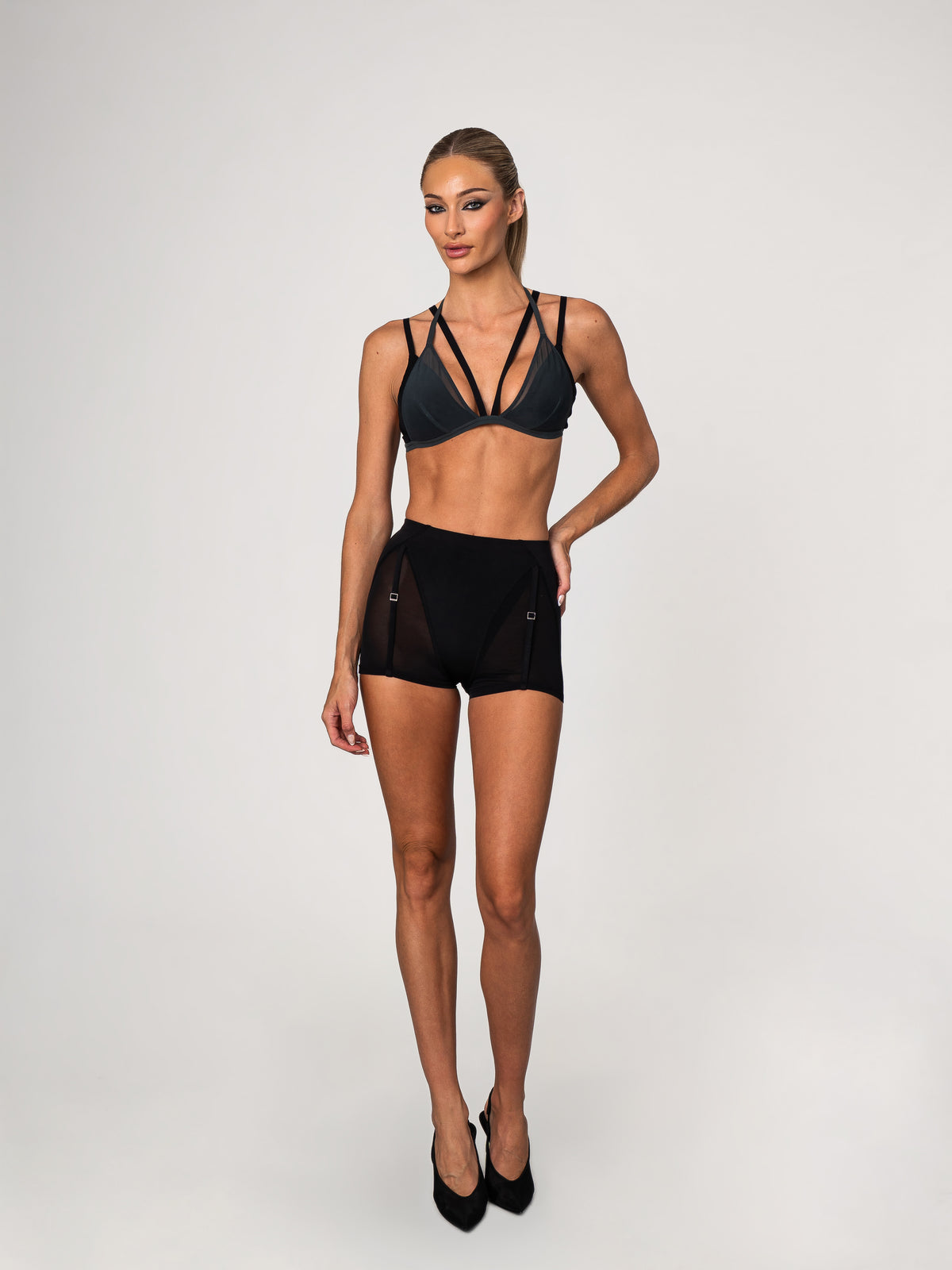 DELTA GARTER SHORT